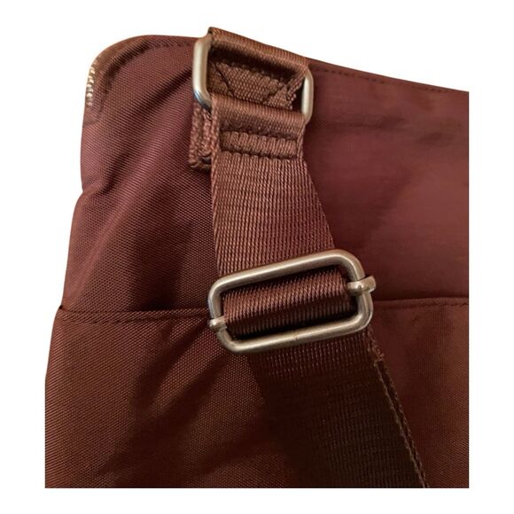 Baggallini Large Brown Crossbody Turnlock Bag or great Carrier for smallTablet - Picture 10 of 16